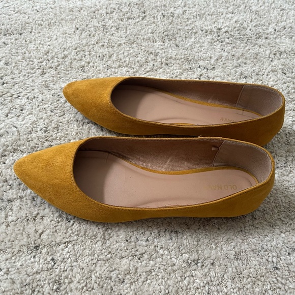 Old Navy Yellow Flats - Picture 2 of 4